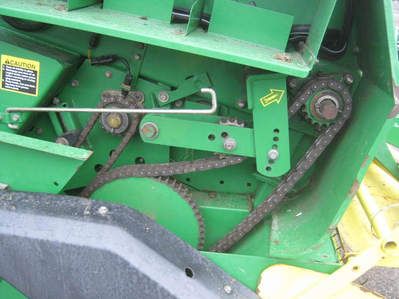 Hay Equipment  John Deere 582 SS Round Baler Photo